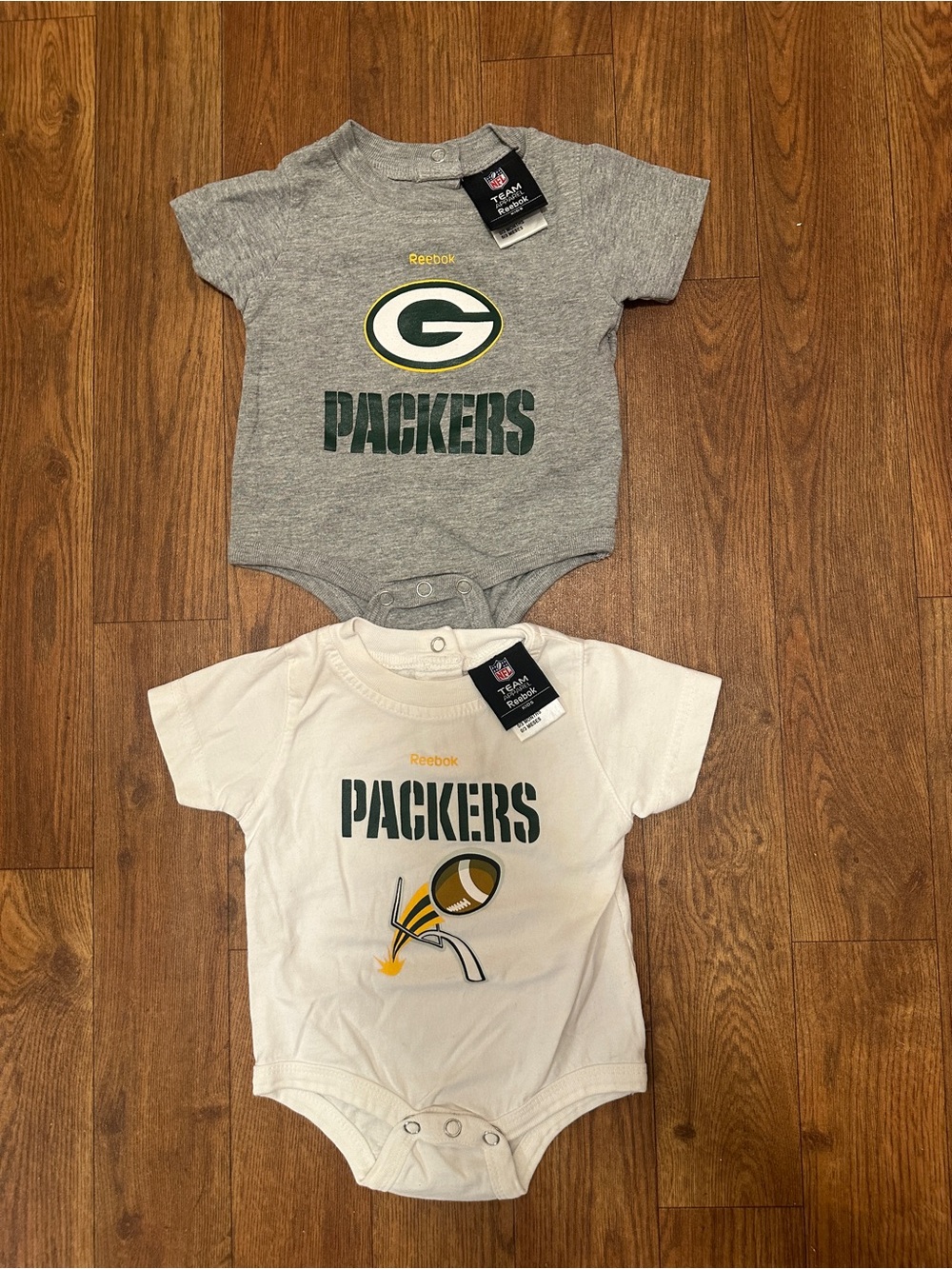 NFL Green Bay Packers Baby 0-3M Short Sleeve  bodysuit Set Graphic Print 2pc